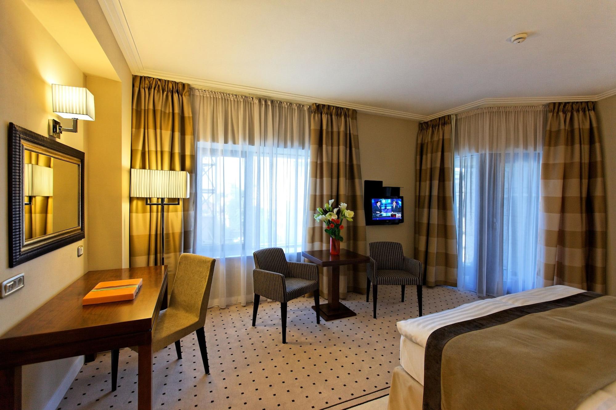 Capital Plaza Hotel Bucureşti Exterior foto