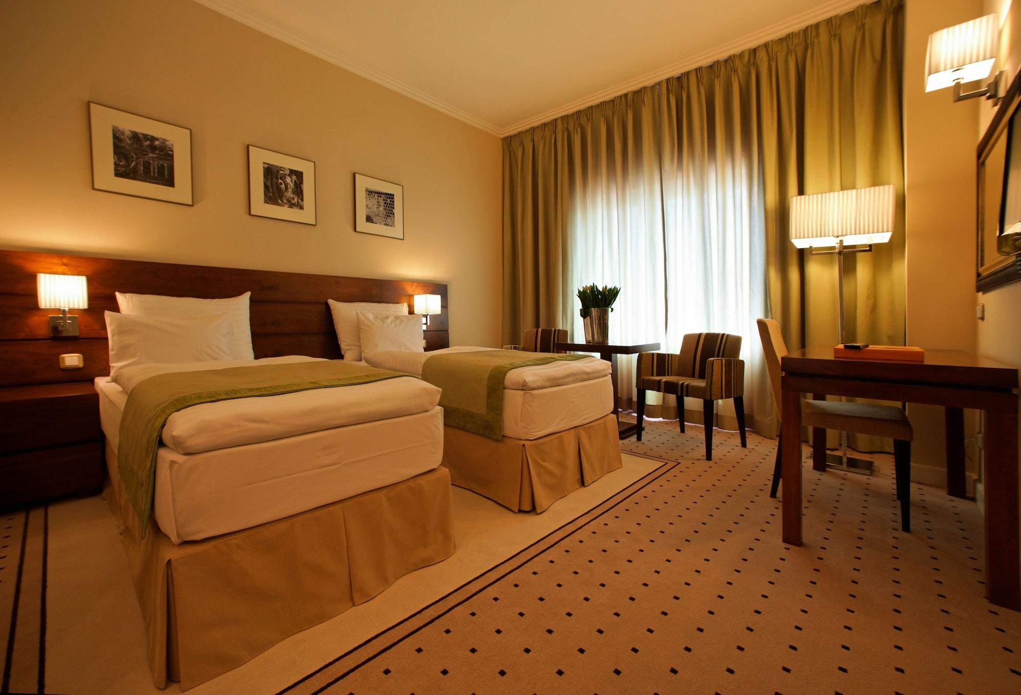 Capital Plaza Hotel Bucureşti Exterior foto