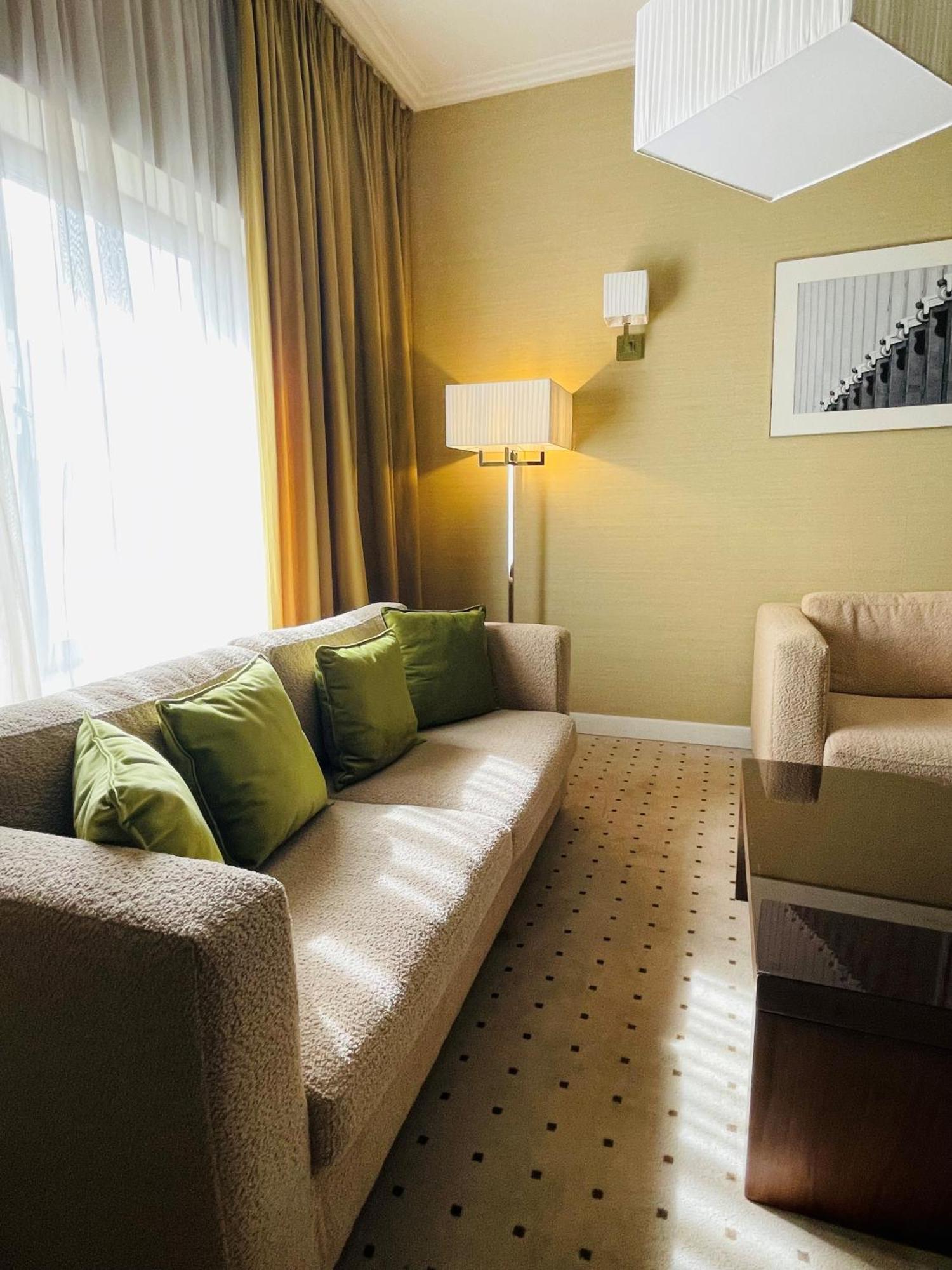 Capital Plaza Hotel Bucureşti Exterior foto